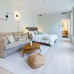 Appartement Cordoba Home Center Suites - Free Parking For Compact And Mid-Size Cars Only *