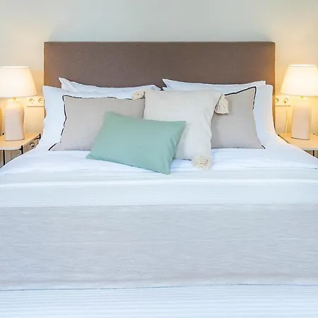 דירה Cordoba Home Center Suites - Free Parking For Compact And Mid-Size Cars Only